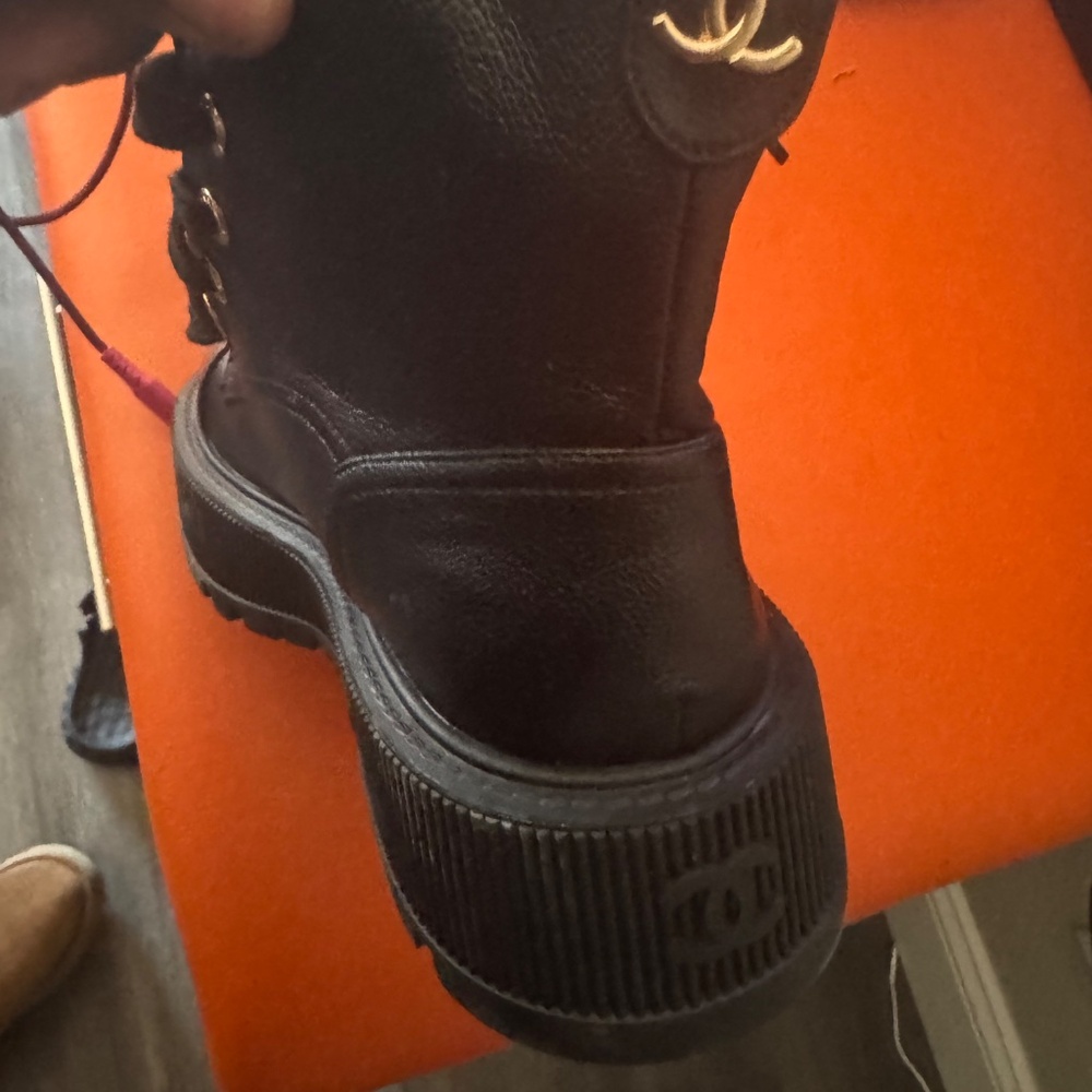 Chanel boots - Picture 3 of 5